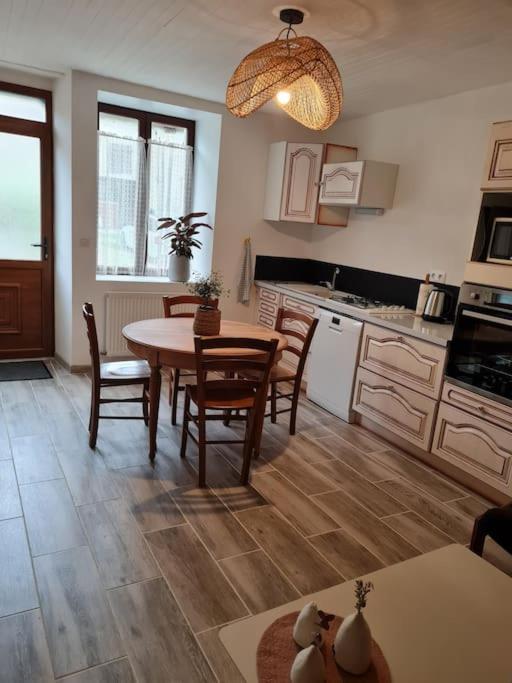 Gite Du Bibicherat Largillay-Marsonnay Exteriör bild